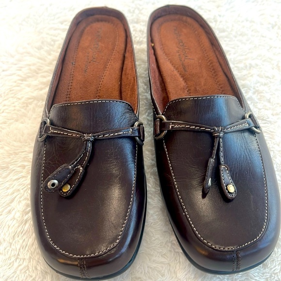 Natural Soul Shoes - Natural Soul by Naturalizer Sz 7.5 Brown Leather Slip on Slides, Mules w/ Tassel